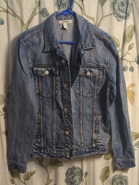Refuge Light Wash Blue Denim Jacket - Classic Women’s Jean Coat